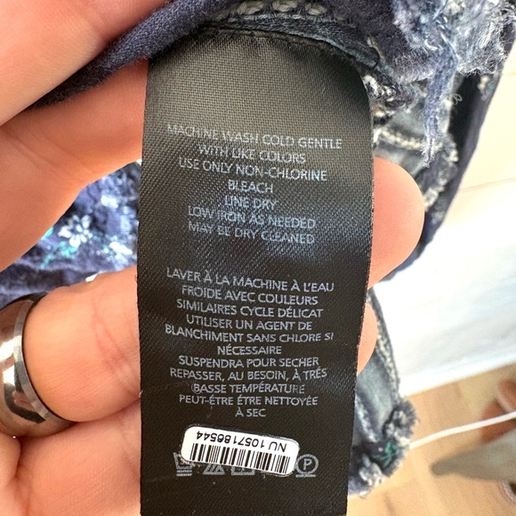 Title: Pilcro Navy Floral Ruffle Peplum Blouse Top Size M - Picture 5 of 10